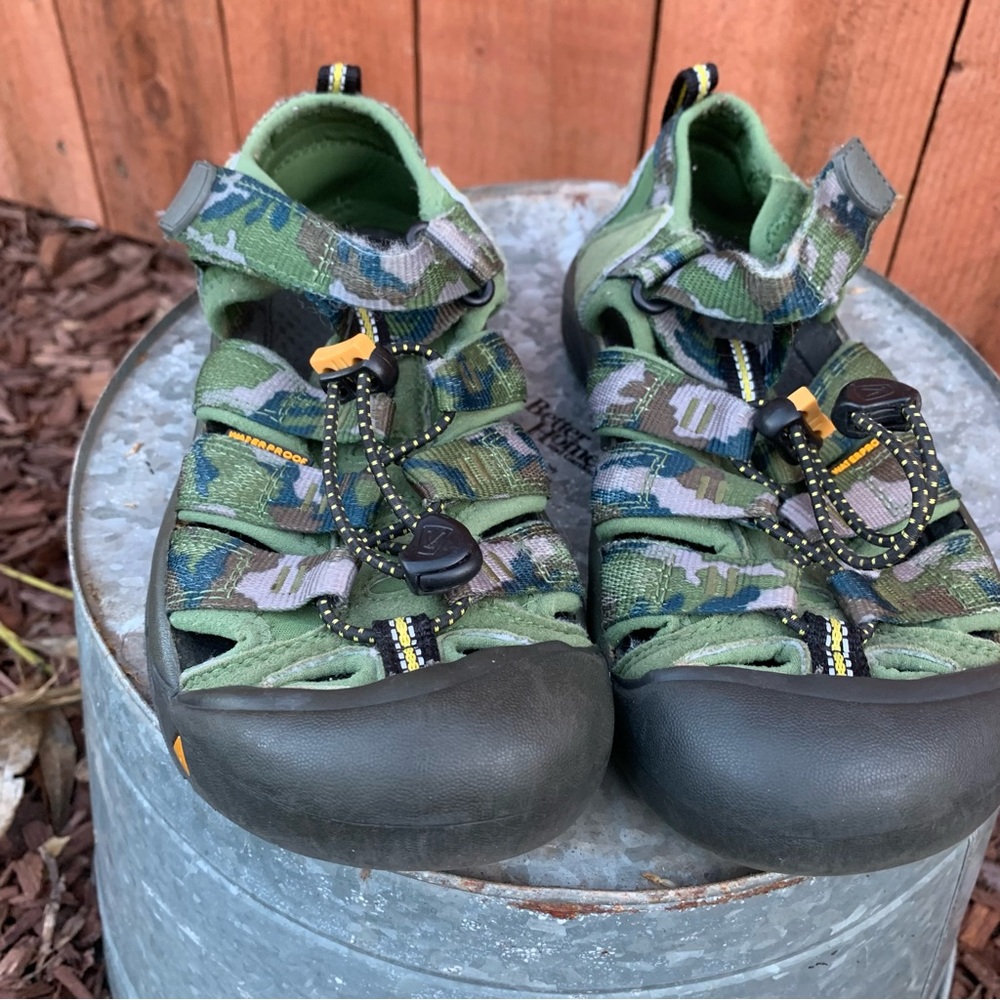 Kids Green Camouflage Outdoor Shoes